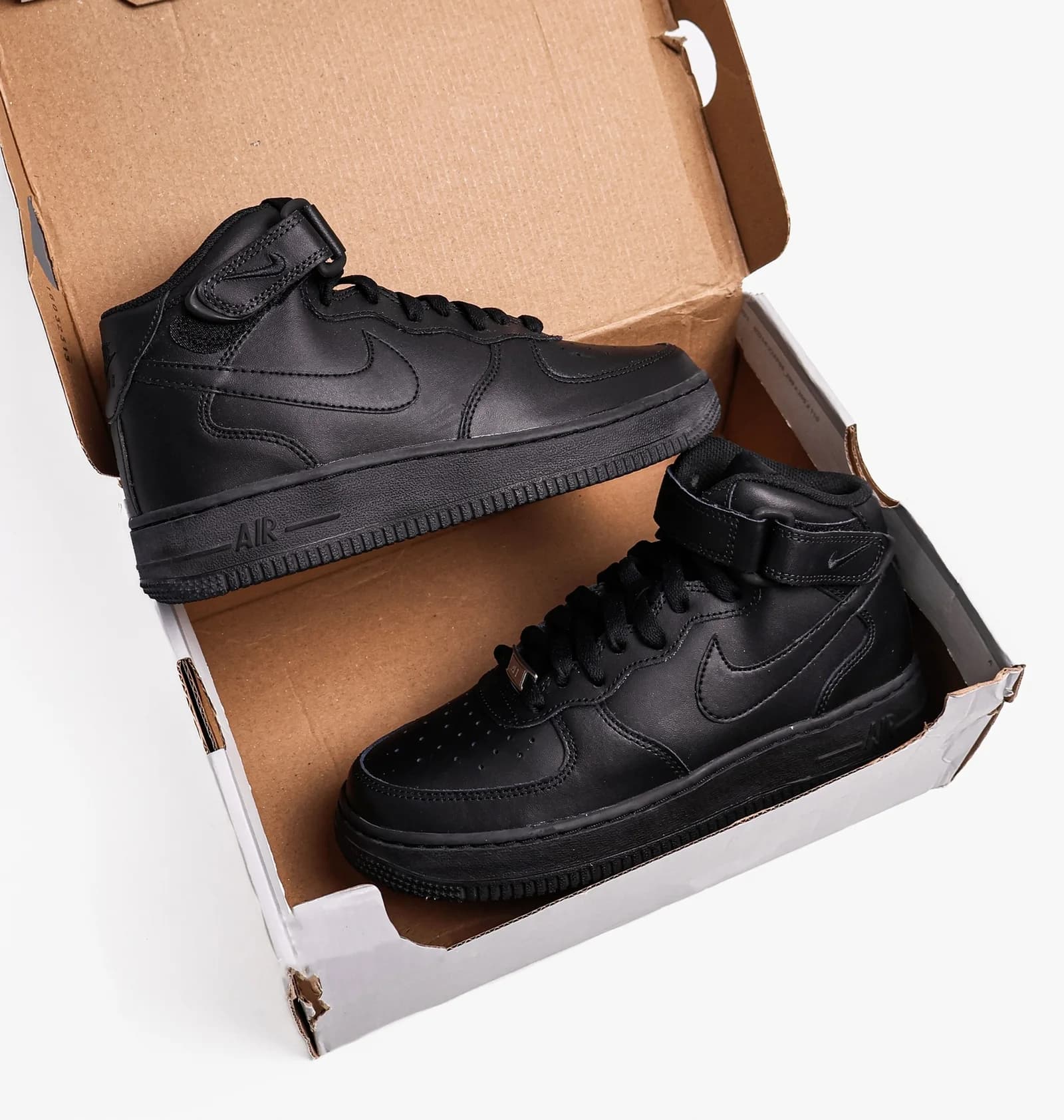 Nike Air Force 1 Mid thumbnail 2