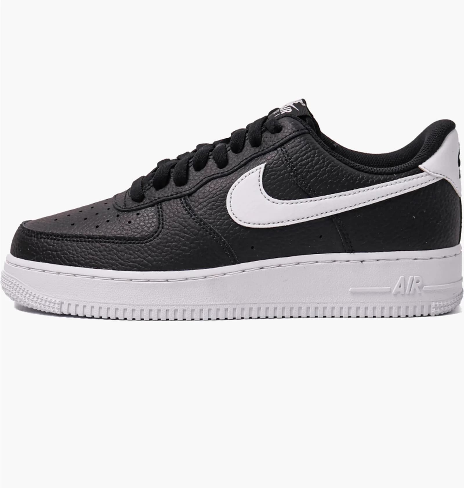 Nike Air Force 1 07 thumbnail 1