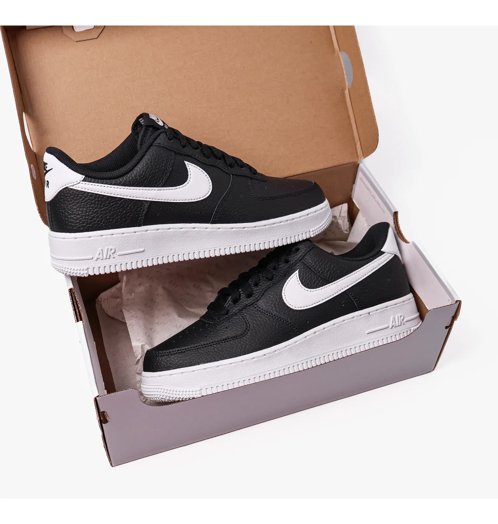 Nike Air Force 1 07 thumbnail 2