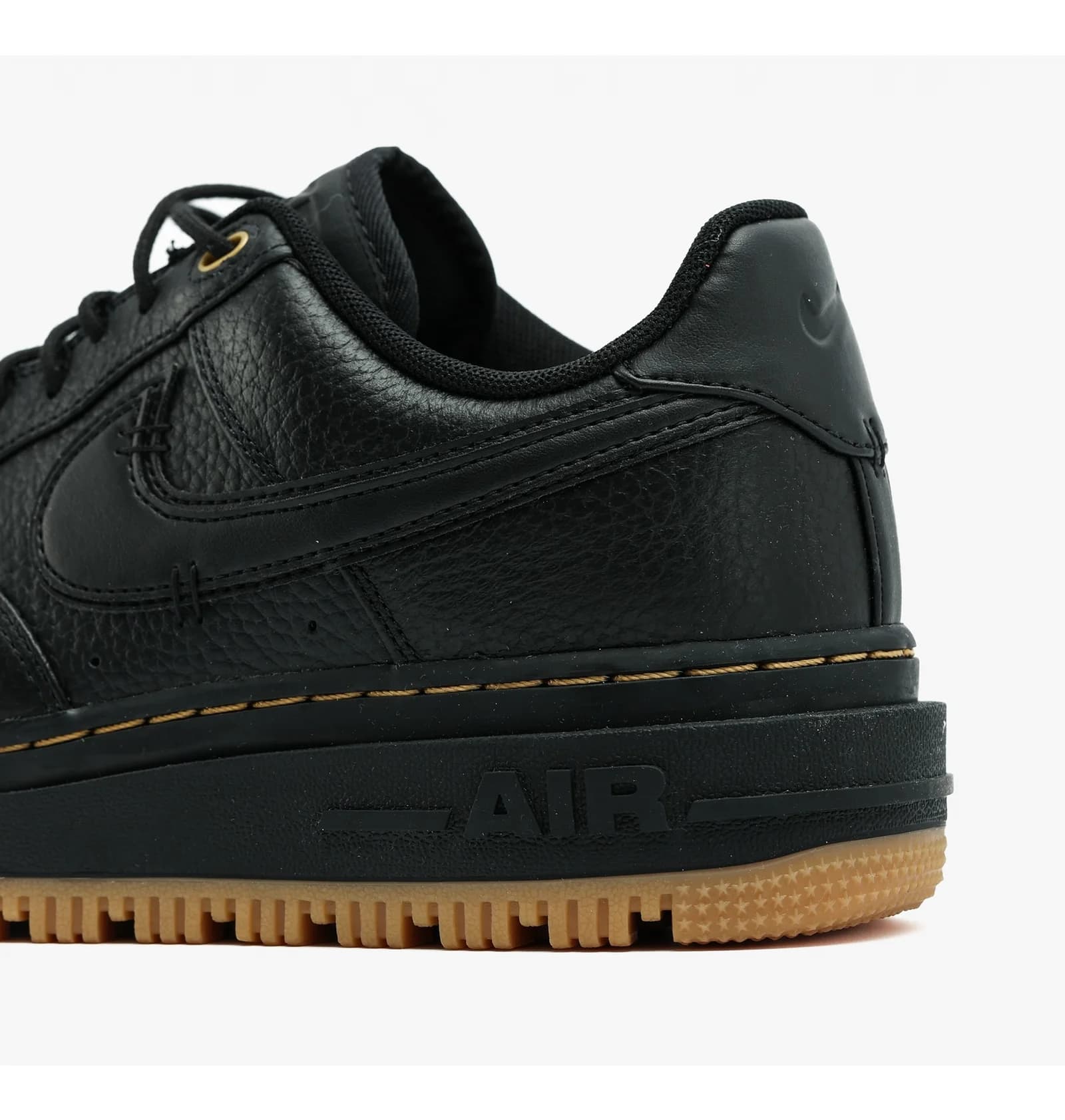 Nike Air Force 1 Luxe thumbnail 3